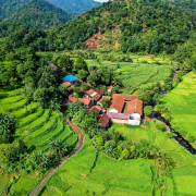 Mencari Penginapan di Pedesaan? Coba Homestay!